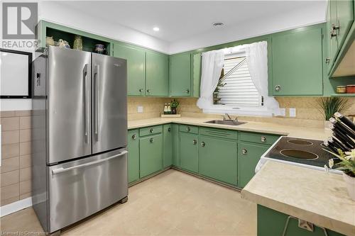 1 Glenwood Avenue, Grimsby, ON - Indoor Photo Showing Kitchen