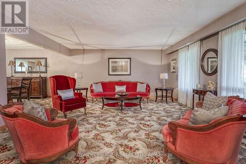 46 Garrard Road, Whitby (Blue Grass Meadows), ON - Indoor Photo Showing Living Room