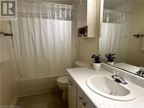 519 Timber Lane, Burlington, ON - Indoor Photo Showing Bathroom