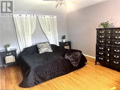 519 Timber Lane, Burlington, ON - Indoor Photo Showing Bedroom