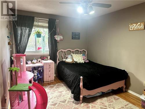 519 Timber Lane, Burlington, ON - Indoor Photo Showing Bedroom