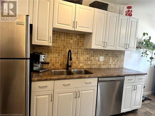 519 Timber Lane, Burlington, ON - Indoor Photo Showing Kitchen With Double Sink With Upgraded Kitchen