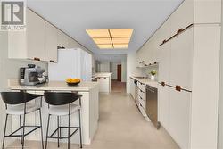 Kitchen with Breakfast Bar-Virtual Pic - 