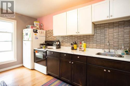 105 Smith Avenue, Hamilton, ON - Indoor Photo Showing Kitchen