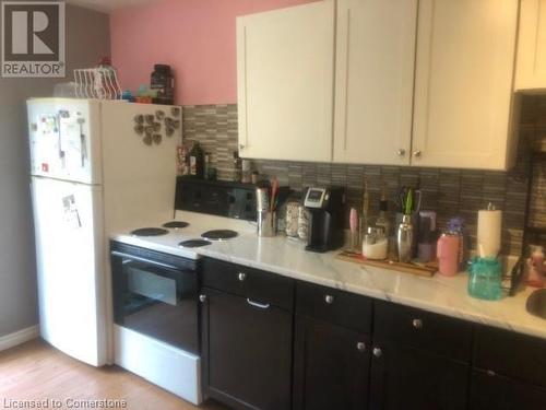 105 Smith Avenue, Hamilton, ON - Indoor Photo Showing Kitchen