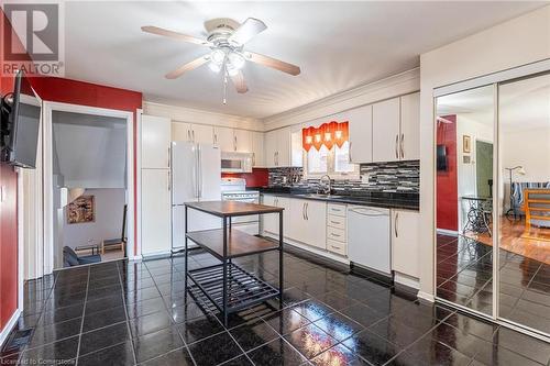 248 Guildwood Drive, Hamilton, ON - Indoor Photo Showing Kitchen