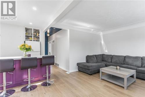 280 Montrose Avenue, Hamilton, ON - Indoor Photo Showing Living Room