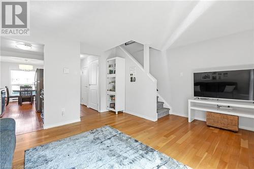 476 Grey Street Unit# 4, Brantford, ON - Indoor Photo Showing Living Room