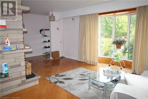 24 Leadale Place, Hamilton, ON - Indoor Photo Showing Living Room