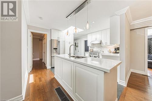 4030 Grapehill Avenue, Burlington, ON - Indoor Photo Showing Kitchen With Double Sink With Upgraded Kitchen