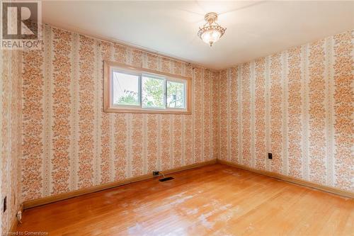 405 Inverness Avenue E, Hamilton, ON - Indoor Photo Showing Other Room