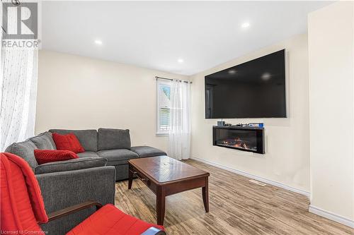 9 Foley Crescent, Thorold, ON - Indoor Photo Showing Living Room With Fireplace