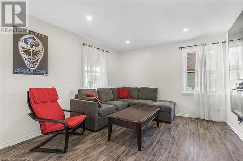 9 Foley Crescent, Thorold, ON - Indoor Photo Showing Living Room