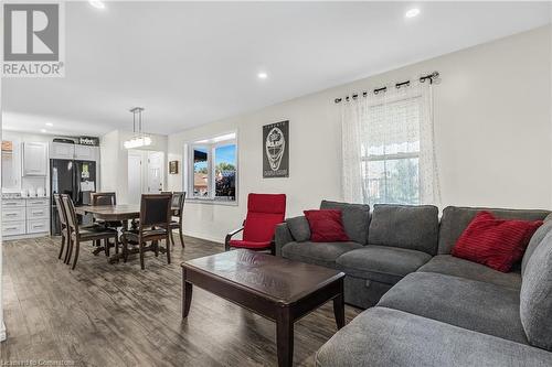 9 Foley Crescent, Thorold, ON - Indoor Photo Showing Living Room