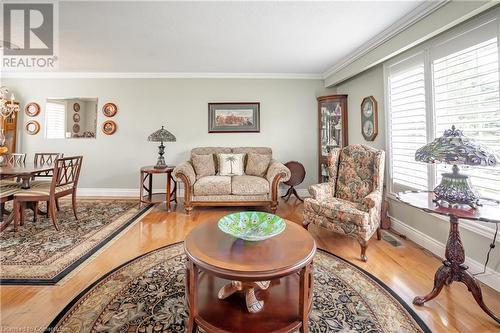 534 Concession 8 Road E, Hamilton, ON - Indoor Photo Showing Living Room