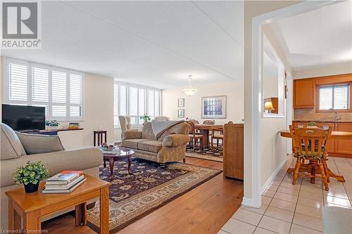 99 Donn Avenue Unit# 708, Stoney Creek, ON - Indoor Photo Showing Living Room