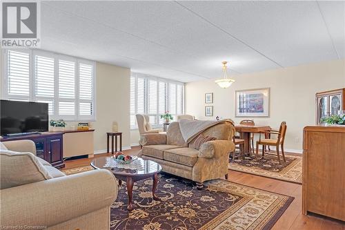 99 Donn Avenue Unit# 708, Stoney Creek, ON - Indoor Photo Showing Living Room