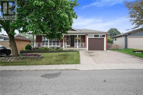 77 Greenford Drive, Hamilton, ON - Outdoor