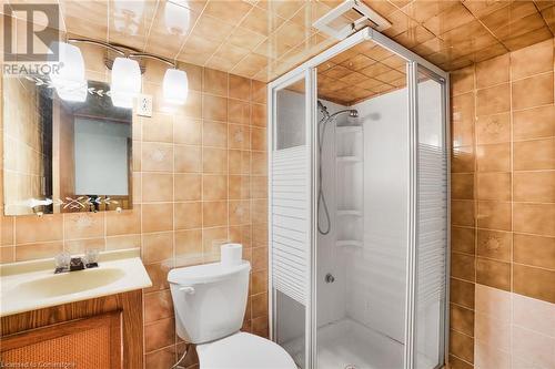 77 Greenford Drive, Hamilton, ON - Indoor Photo Showing Bathroom