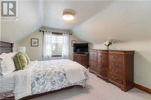 28 Walter Avenue S, Hamilton, ON - Indoor Photo Showing Bedroom