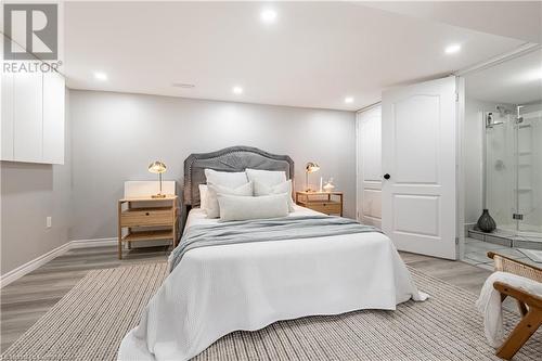 680 Rexford Drive, Hamilton, ON - Indoor Photo Showing Bedroom