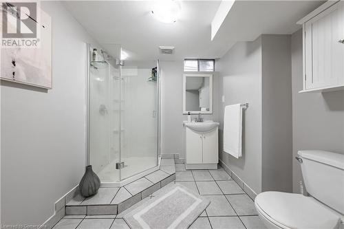 680 Rexford Drive, Hamilton, ON - Indoor Photo Showing Bathroom