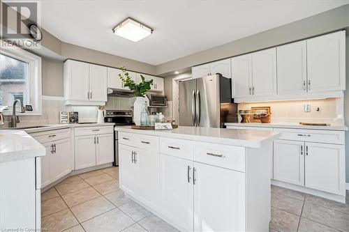 2127 Berwick Drive, Burlington, ON - Indoor Photo Showing Kitchen