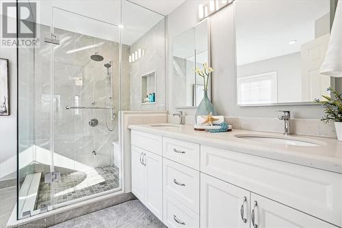 2127 Berwick Drive, Burlington, ON - Indoor Photo Showing Bathroom