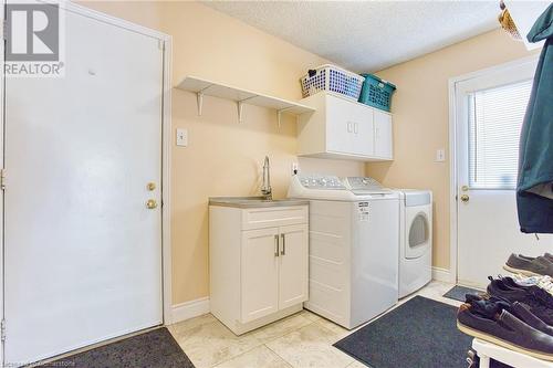 86 Golfview Crescent, Hamilton, ON - Indoor Photo Showing Laundry Room