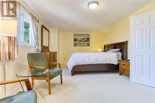 86 Golfview Crescent, Hamilton, ON - Indoor Photo Showing Bedroom