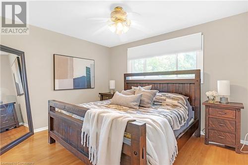 20 Geneva Drive, Hamilton, ON - Indoor Photo Showing Bedroom