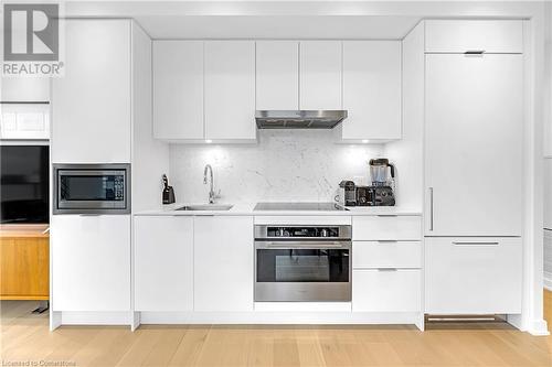 20 Lombard Street Unit# 3711, Toronto, ON - Indoor Photo Showing Kitchen With Upgraded Kitchen