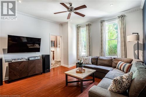 117 Ferguson Avenue S, Hamilton, ON - Indoor Photo Showing Living Room