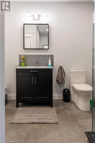 102 Alma Street, Hamilton, ON - Indoor Photo Showing Bathroom