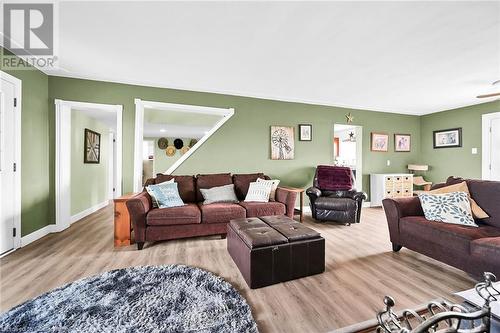 435 Highway 54 Road, Brantford, ON - Indoor Photo Showing Living Room