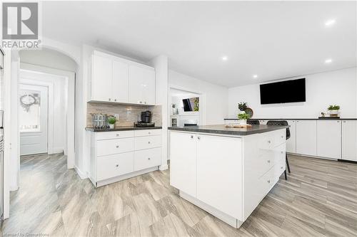 80 Huxley Avenue S, Hamilton, ON - Indoor Photo Showing Kitchen