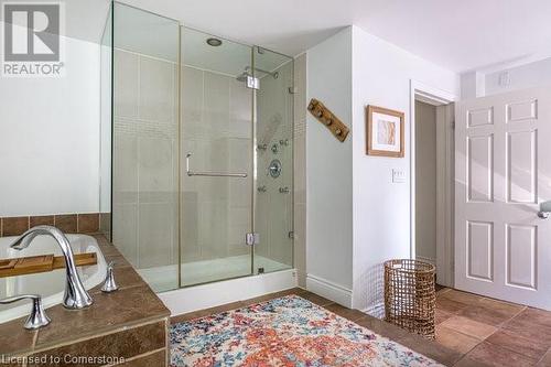 385 Herkimer Street, Hamilton, ON - Indoor Photo Showing Bathroom