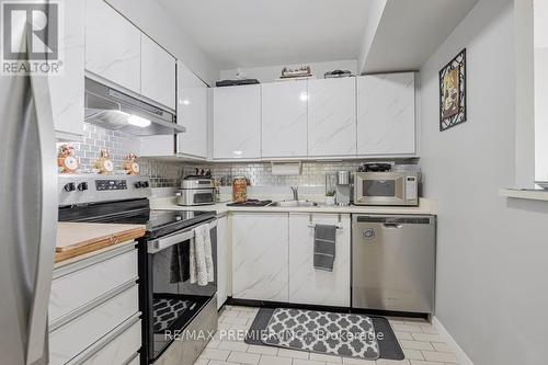 1114 - 330 Mccowan Road, Toronto (Eglinton East), ON - Indoor Photo Showing Kitchen With Stainless Steel Kitchen With Double Sink