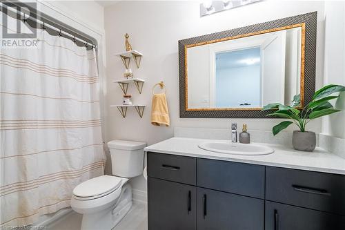 16 Raspberry Lane, Mount Hope, ON - Indoor Photo Showing Bathroom