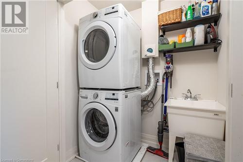 16 Raspberry Lane, Mount Hope, ON - Indoor Photo Showing Laundry Room