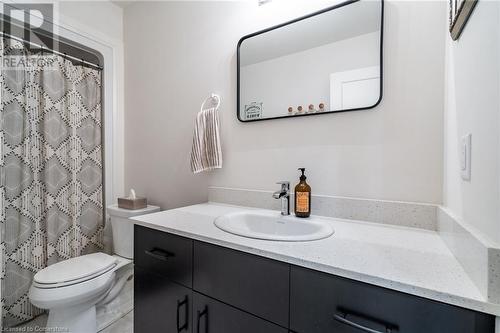 16 Raspberry Lane, Mount Hope, ON - Indoor Photo Showing Bathroom