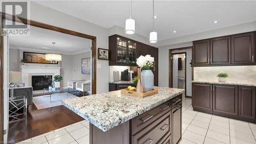 21 Haskins Court, Hamilton, ON - Indoor Photo Showing Kitchen With Upgraded Kitchen