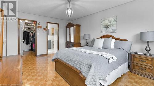 21 Haskins Court, Hamilton, ON - Indoor Photo Showing Bedroom