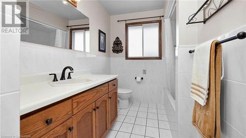 21 Haskins Court, Hamilton, ON - Indoor Photo Showing Bathroom