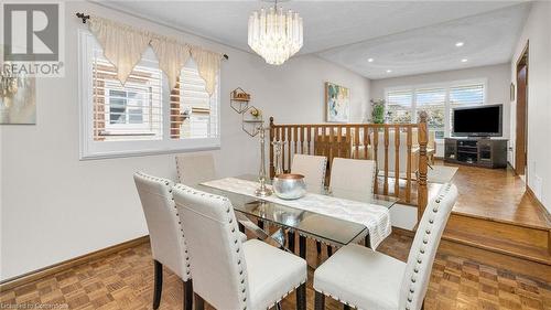 21 Haskins Court, Hamilton, ON - Indoor Photo Showing Dining Room