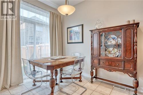 106 Summerberry Way, Hamilton, ON - Indoor Photo Showing Dining Room