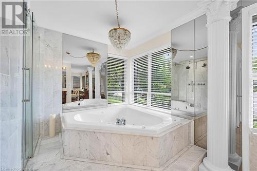 16 Freeland Court, Hamilton, ON - Indoor Photo Showing Bathroom