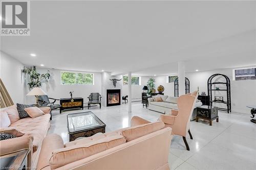 16 Freeland Court, Hamilton, ON - Indoor Photo Showing Living Room With Fireplace