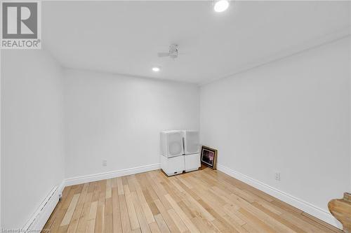 16 Freeland Court, Hamilton, ON - Indoor Photo Showing Other Room