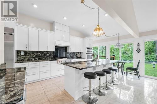 16 Freeland Court, Hamilton, ON - Indoor Photo Showing Kitchen With Upgraded Kitchen